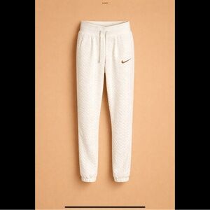 Nike Everyday Small High Rise White Jacquard Loose Fit Women’s Fleece Jogger